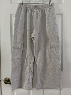 Brandy Melville Light Gray Cargo Sweatpants Wide Leg